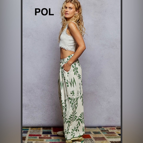 bP221-5💚🤍POL playtime Green and Cream Patterned Pants w/elastic waist+wide leg - Picture 4 of 6